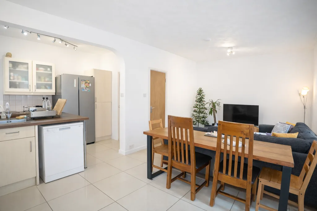 1 bedroom semi-detached house for rent