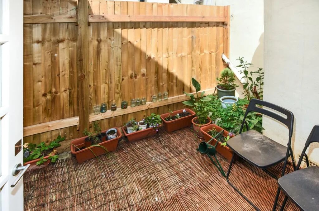 1 bedroom house for rent