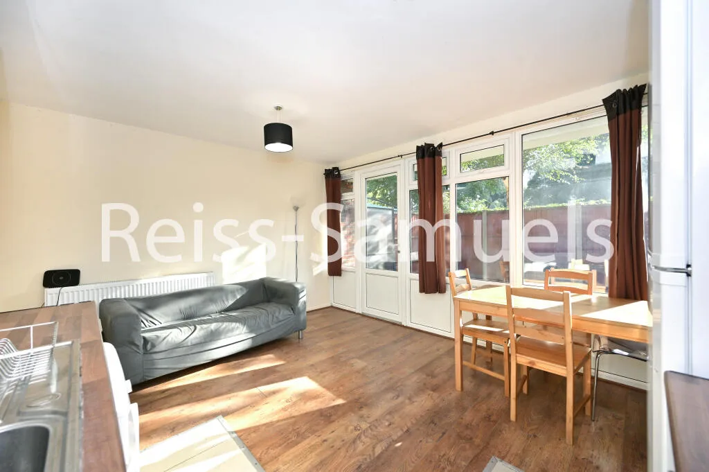 4 bedroom maisonette for rent