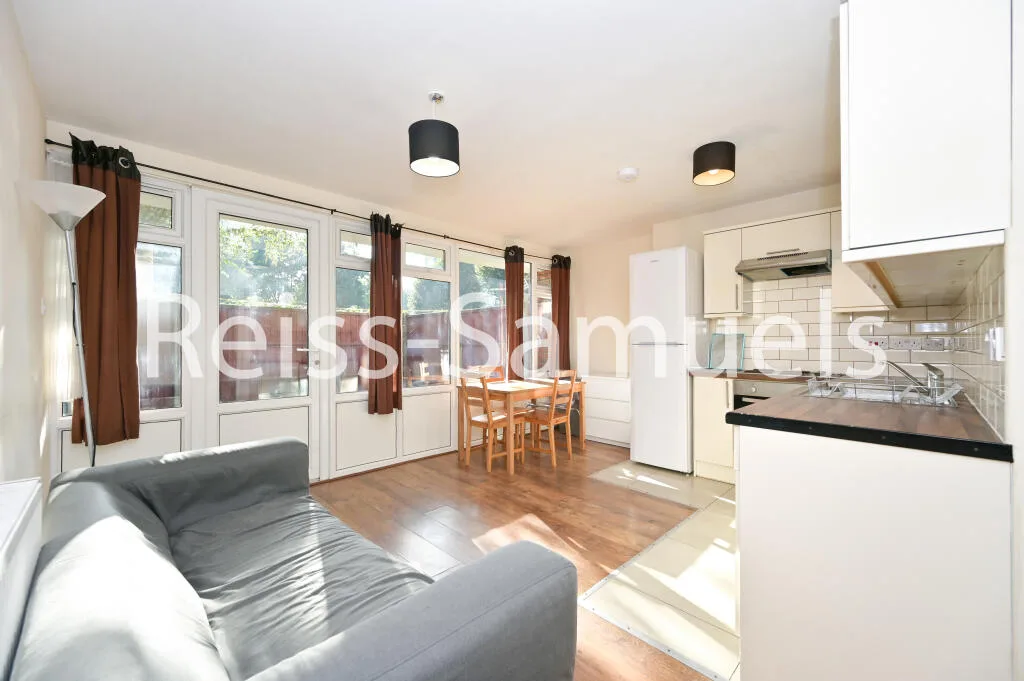 4 bedroom maisonette for rent