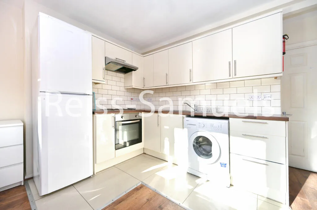 4 bedroom maisonette for rent