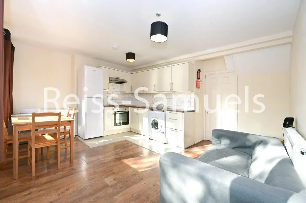 4 bedroom maisonette for rent