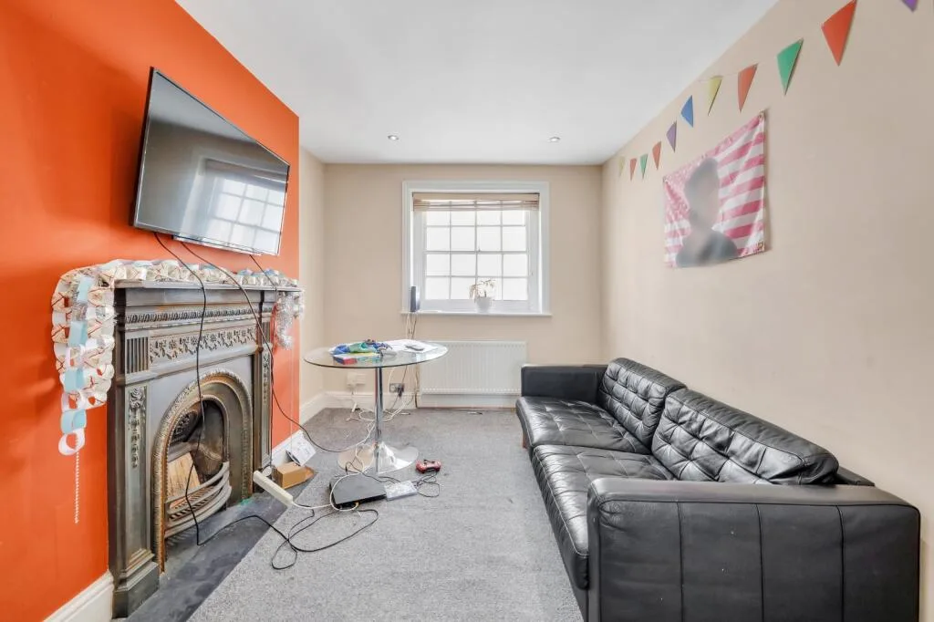 4 bedroom flat for rent