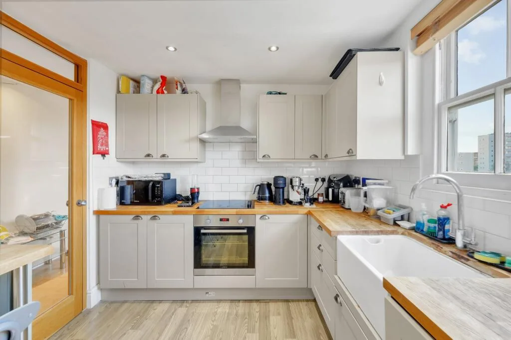 4 bedroom flat for rent