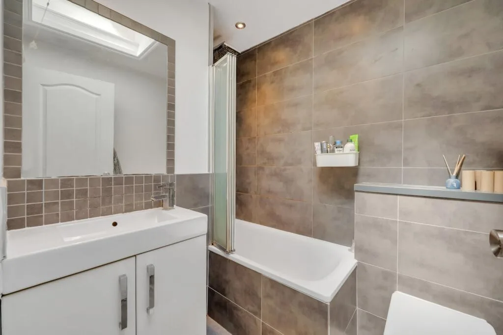 4 bedroom flat for rent