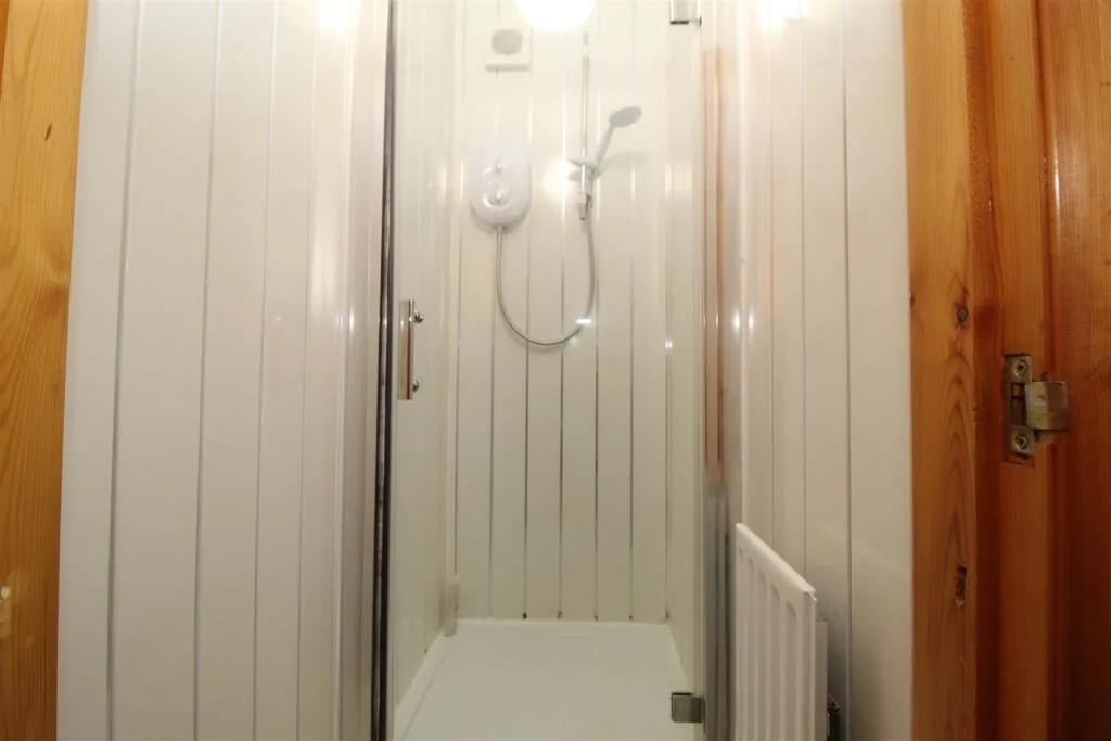 4 bedroom semi-detached house for rent