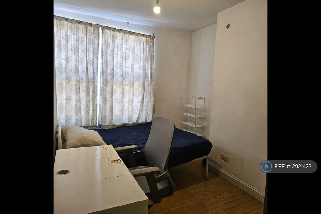 1 bedroom house share for rent