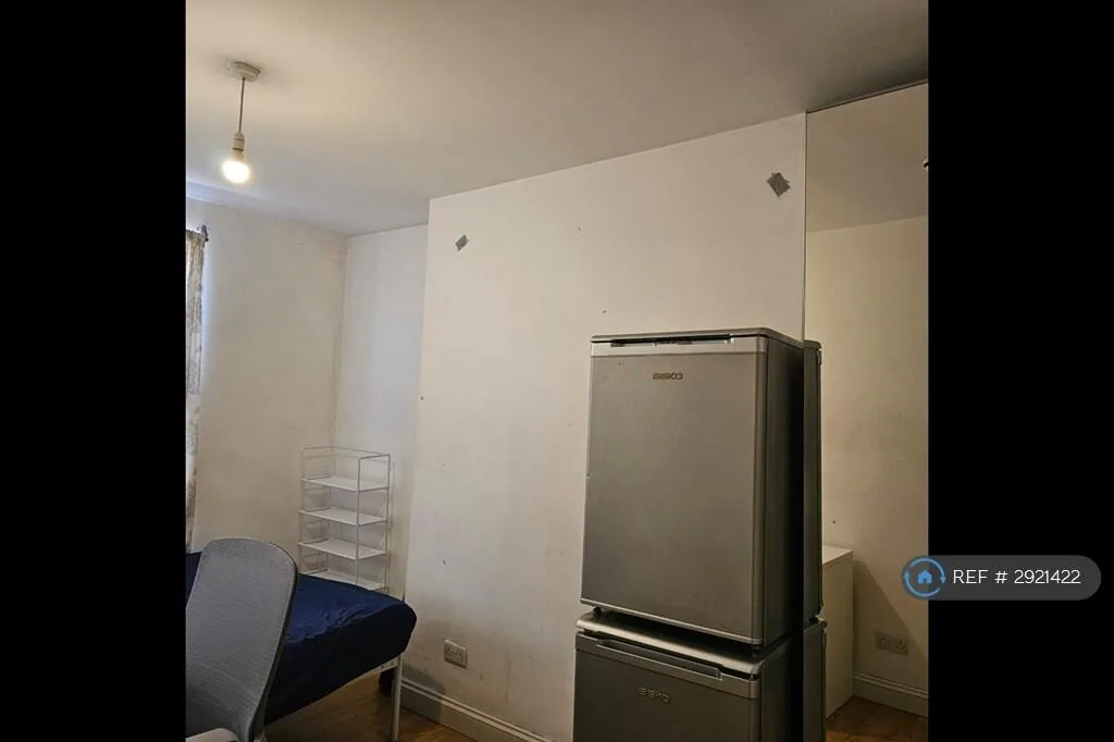 1 bedroom house share for rent