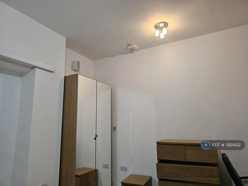 1 bedroom house share for rent