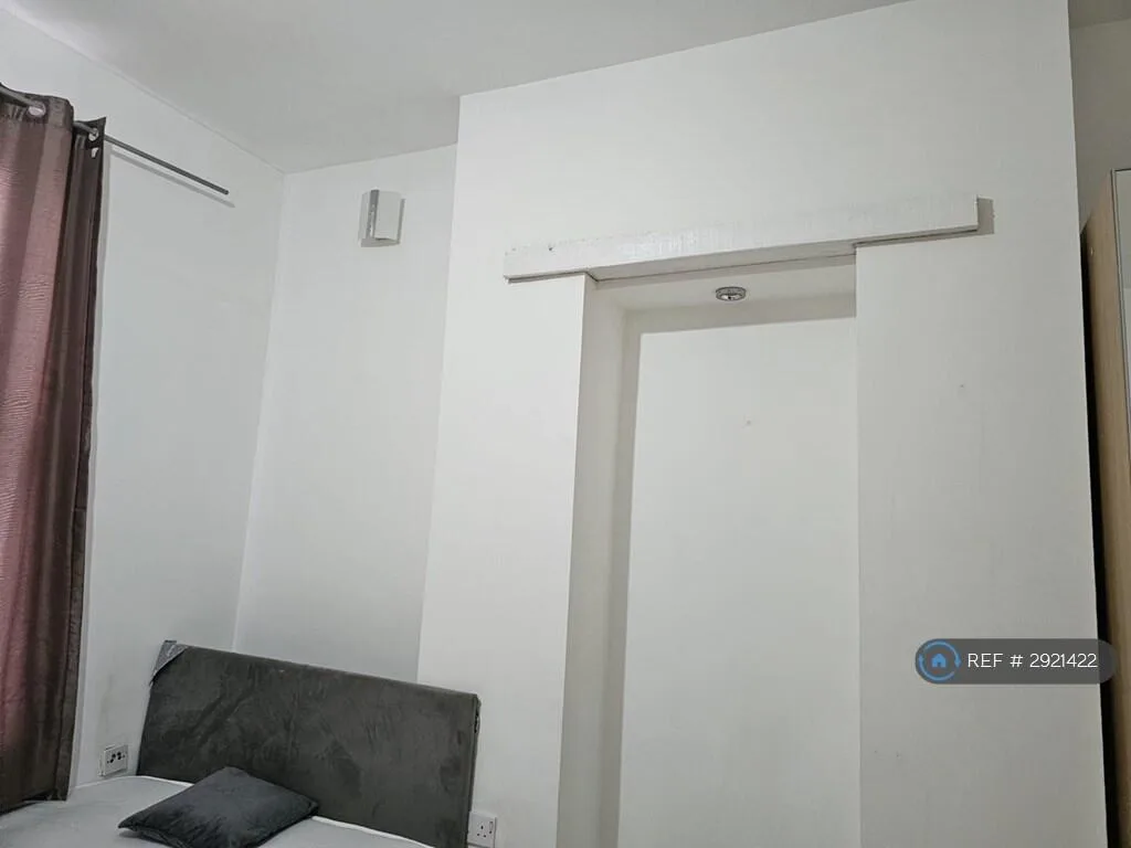 1 bedroom house share for rent