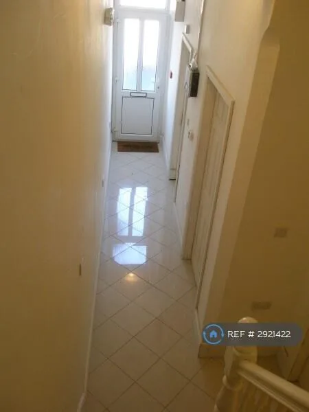 1 bedroom house share for rent