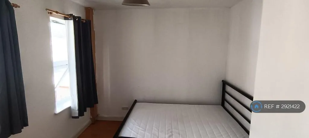 1 bedroom house share for rent