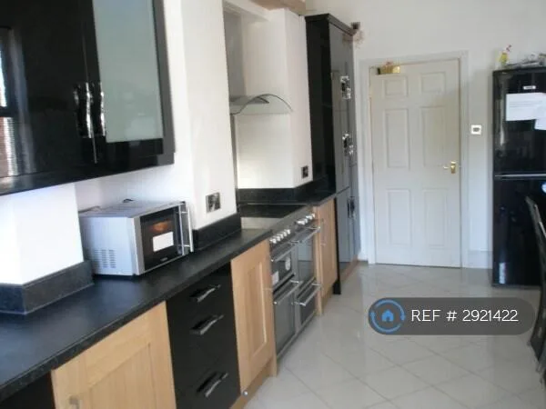 1 bedroom house share for rent