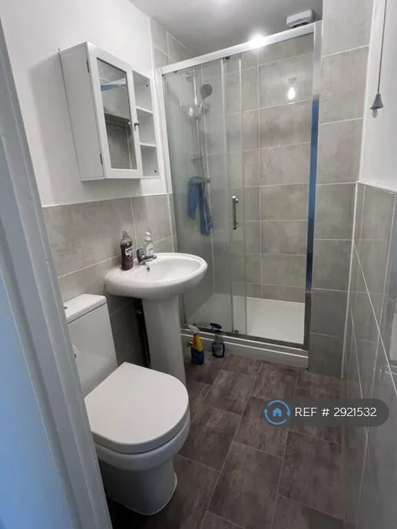 1 bedroom house share for rent