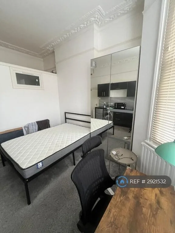 1 bedroom house share for rent