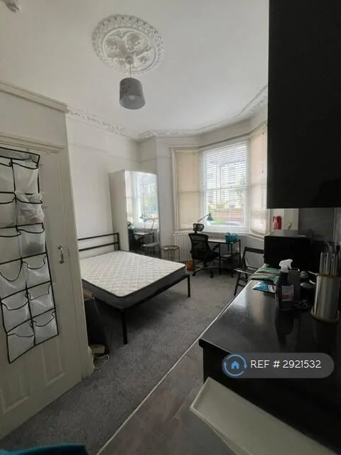 1 bedroom house share for rent
