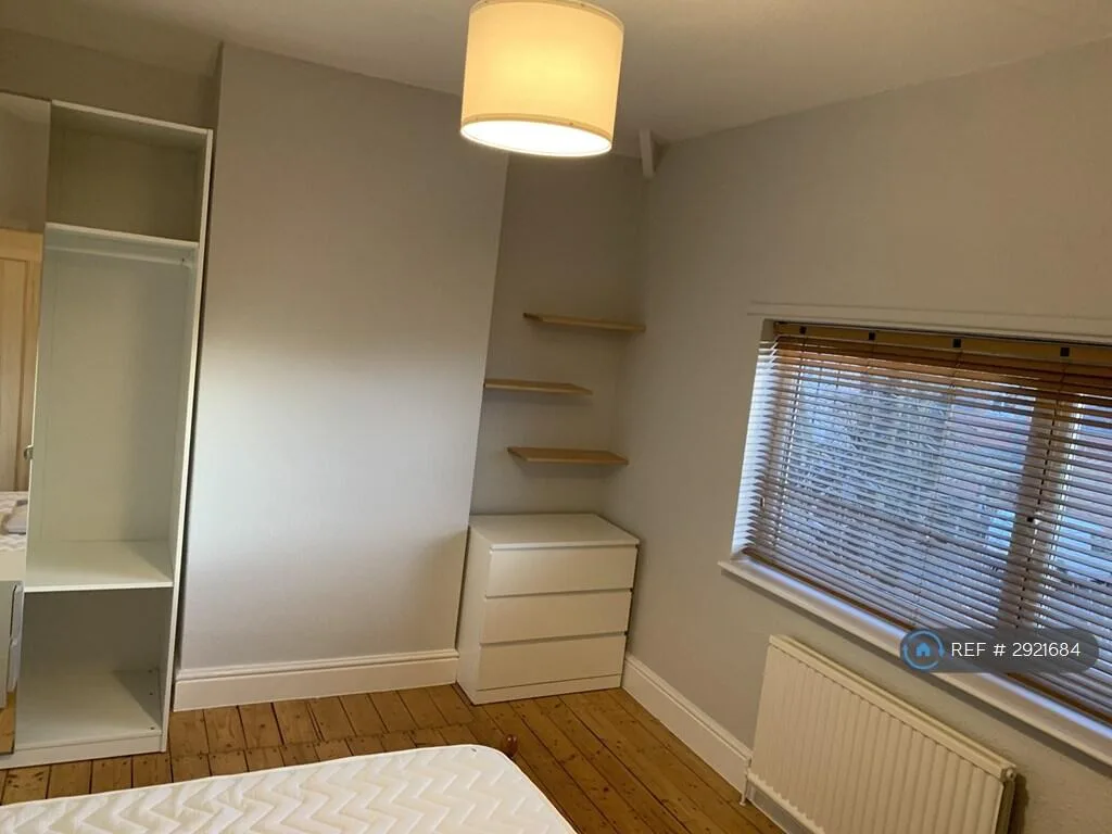 4 bedroom semi-detached house for rent