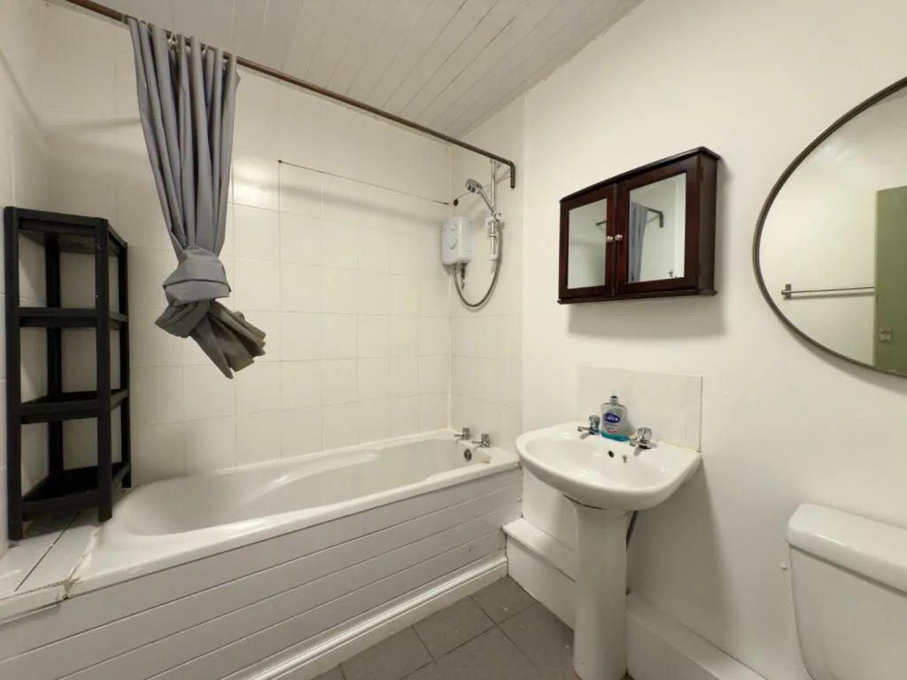 3 bedroom flat for rent
