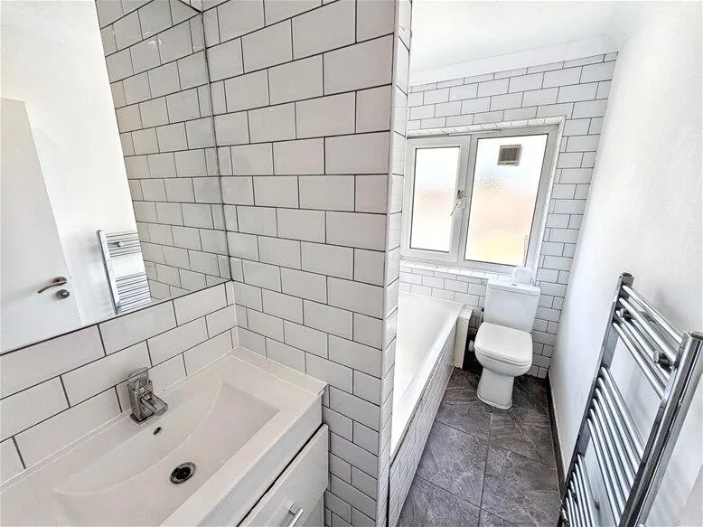 3 bedroom flat for rent