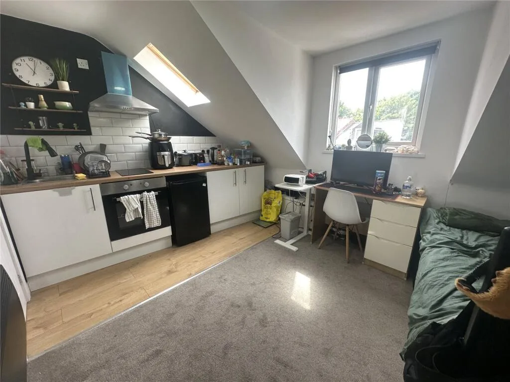 Studio flat for rent