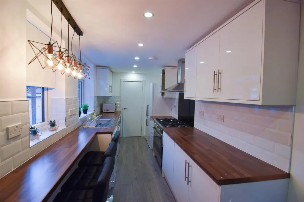 1 bedroom house share for rent