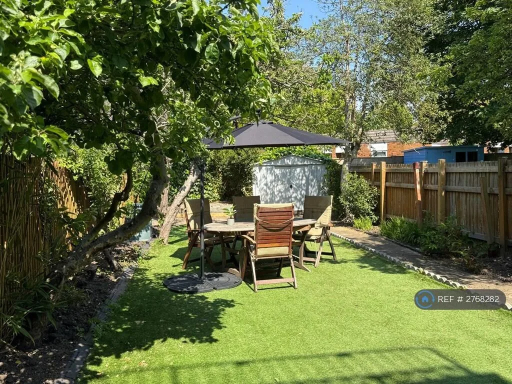1 bedroom house share for rent