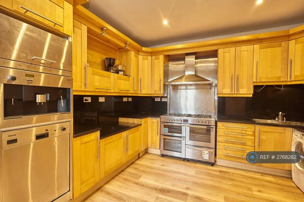 1 bedroom house share for rent