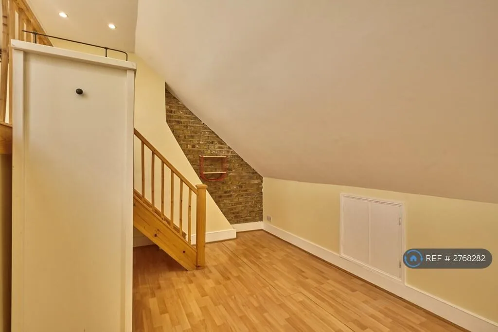 1 bedroom house share for rent