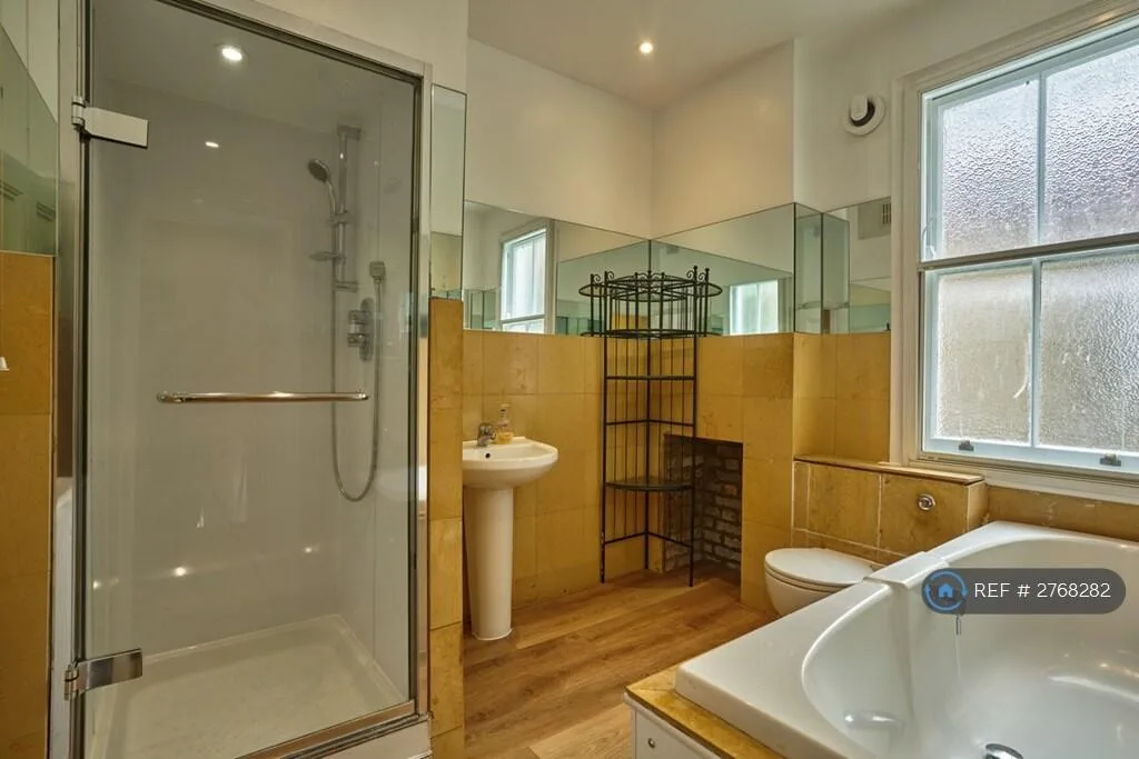 1 bedroom house share for rent