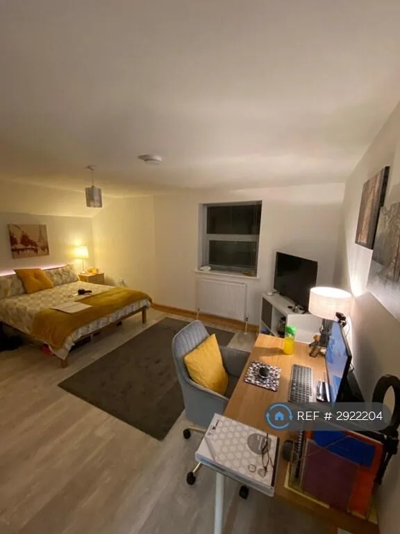 1 bedroom house share for rent