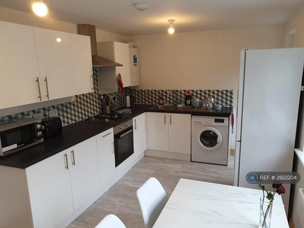 1 bedroom house share for rent