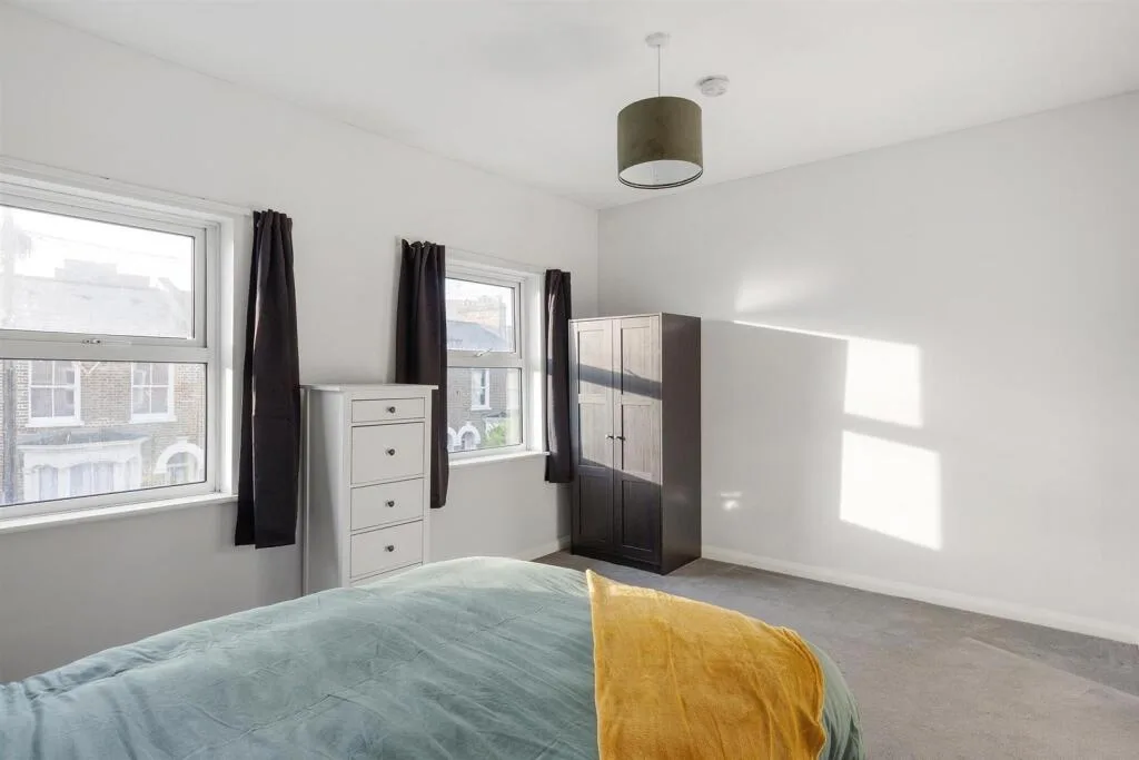 5 bedroom terraced house for rent