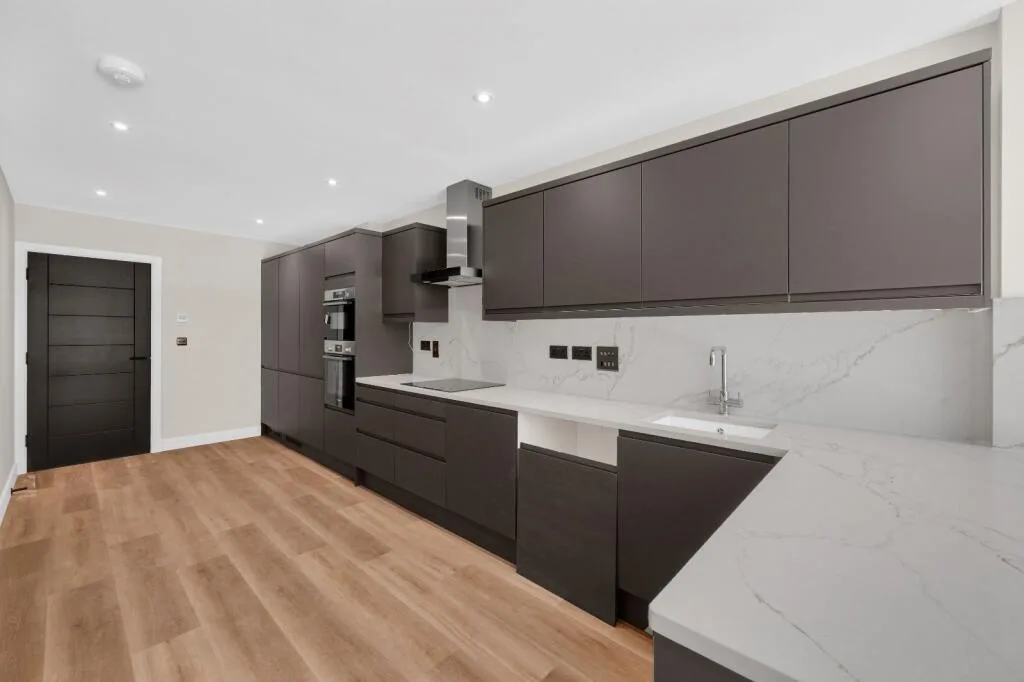 3 bedroom mews property for rent