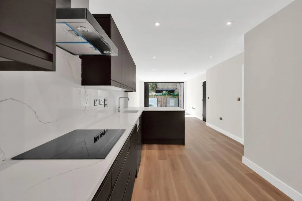 3 bedroom mews property for rent