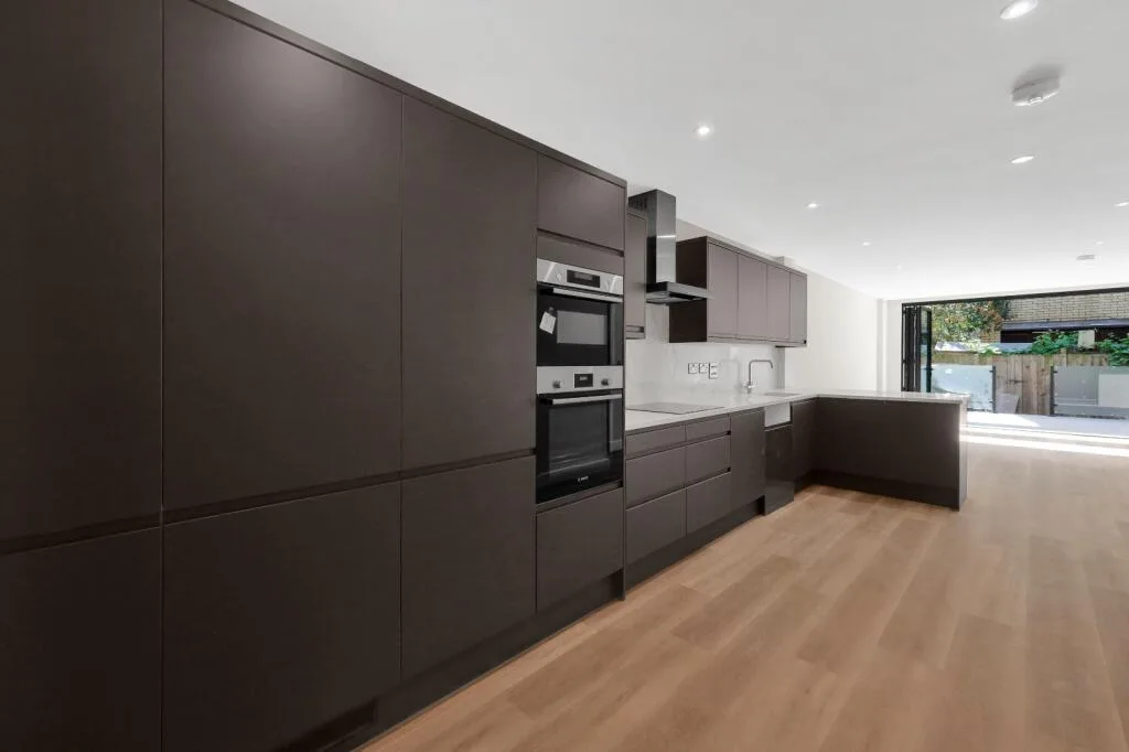 3 bedroom mews property for rent