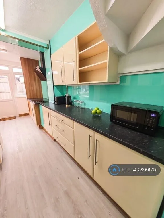 1 bedroom house share for rent