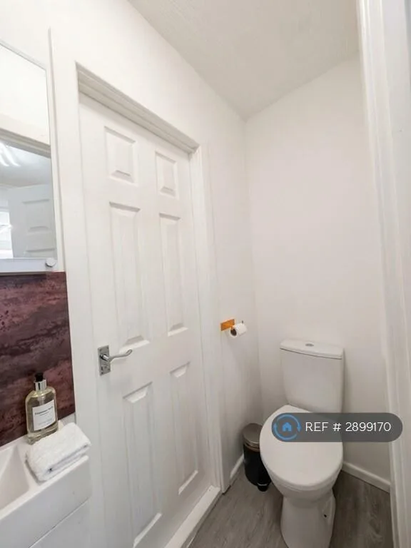 1 bedroom house share for rent