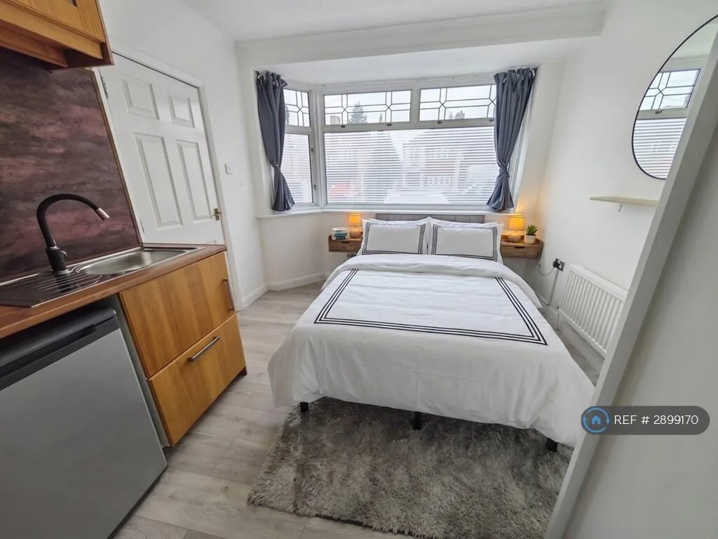 1 bedroom house share for rent