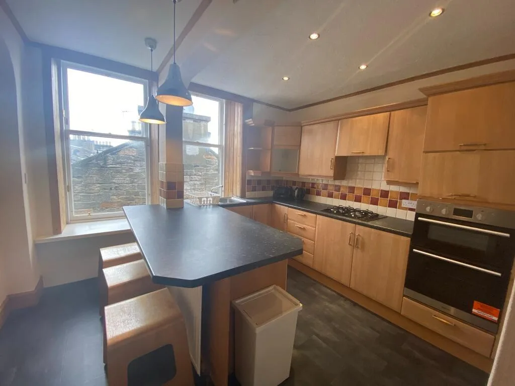 3 bedroom flat for rent