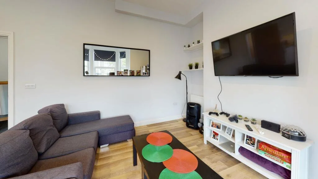 1 bedroom maisonette for rent