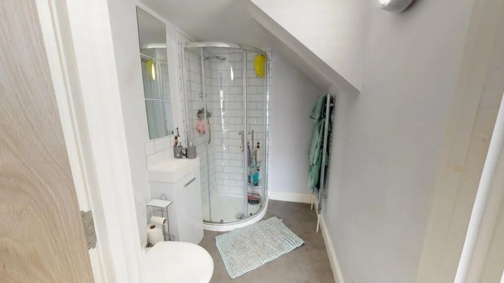 1 bedroom maisonette for rent