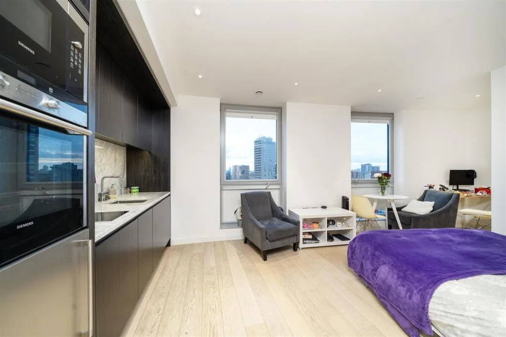 Studio flat for rent