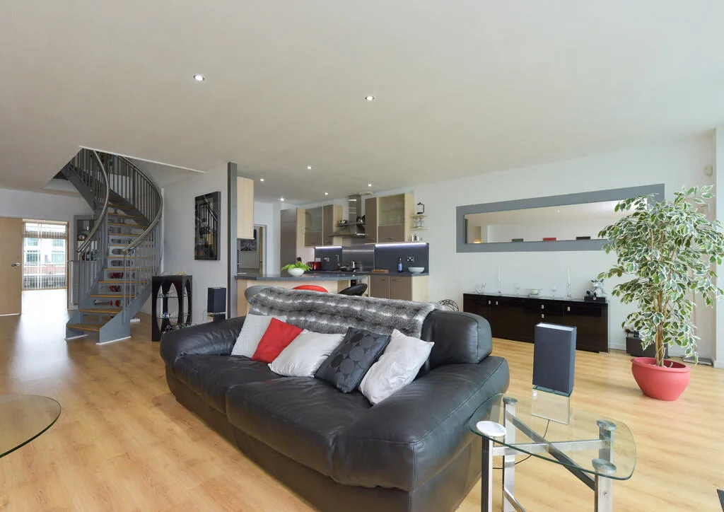 5 bedroom penthouse for rent