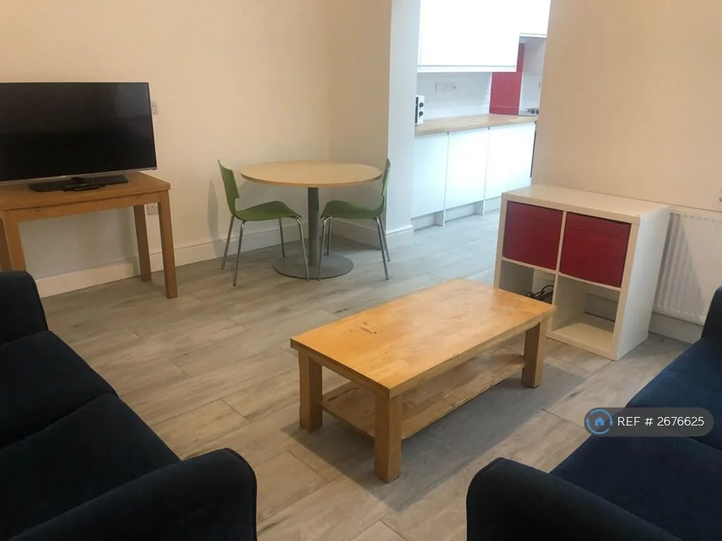 1 bedroom house share for rent