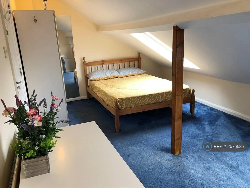 1 bedroom house share for rent
