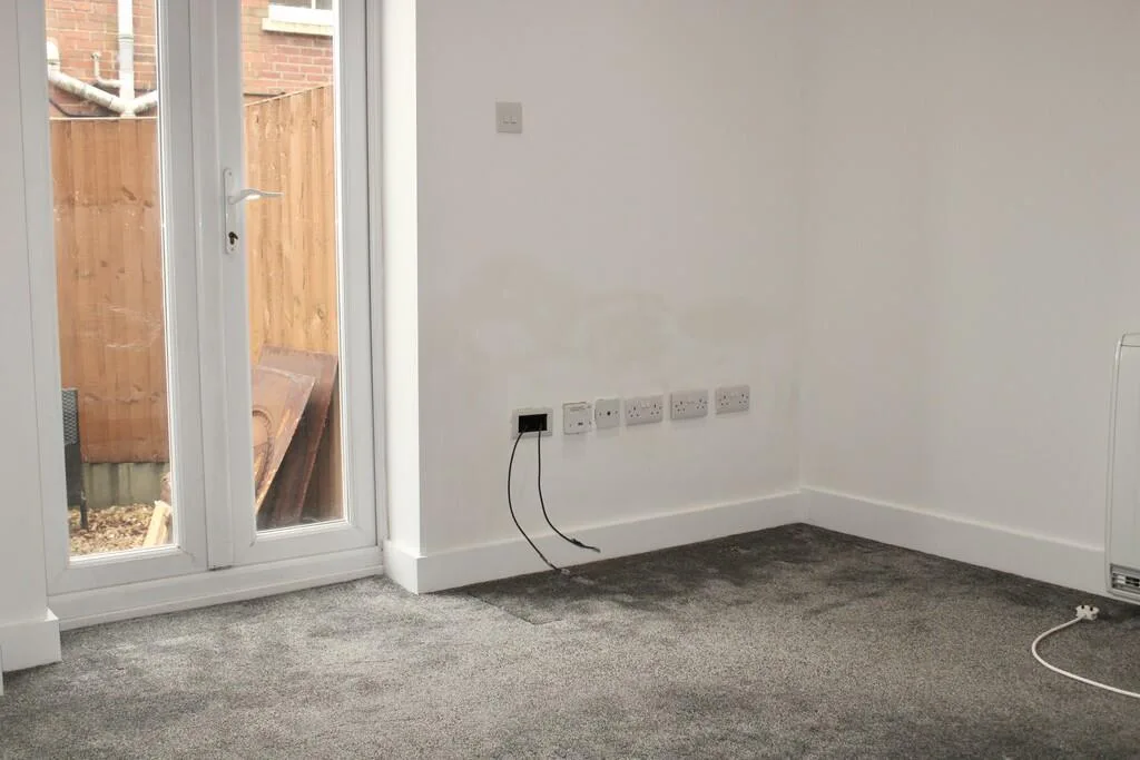 2 bedroom end of terrace house for rent