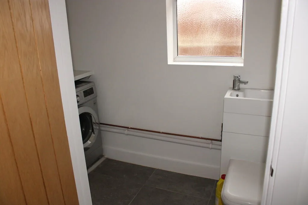 2 bedroom end of terrace house for rent