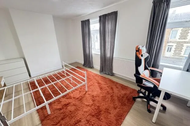 4 bedroom terraced house for rent