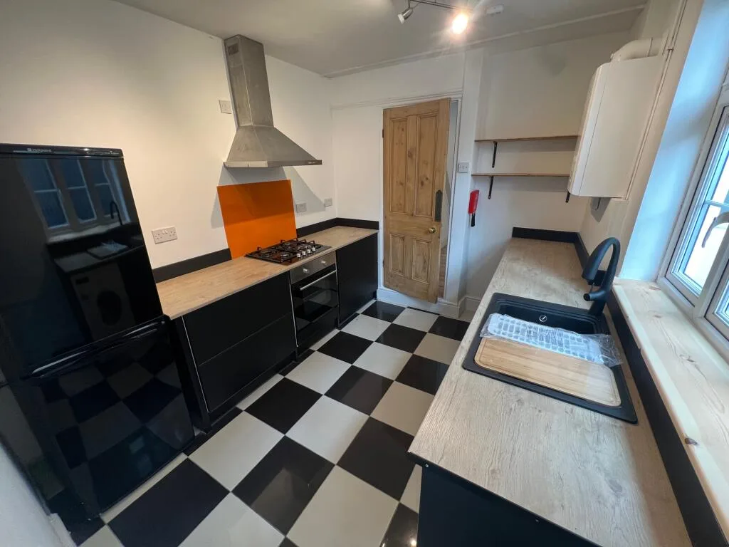 4 bedroom terraced house for rent