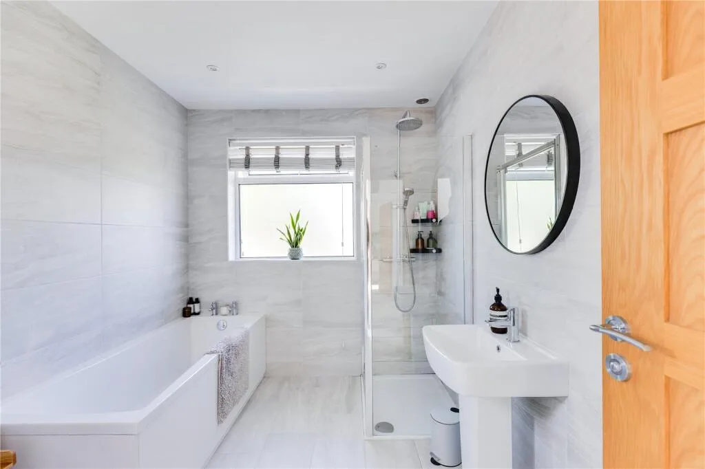 4 bedroom semi-detached house for rent